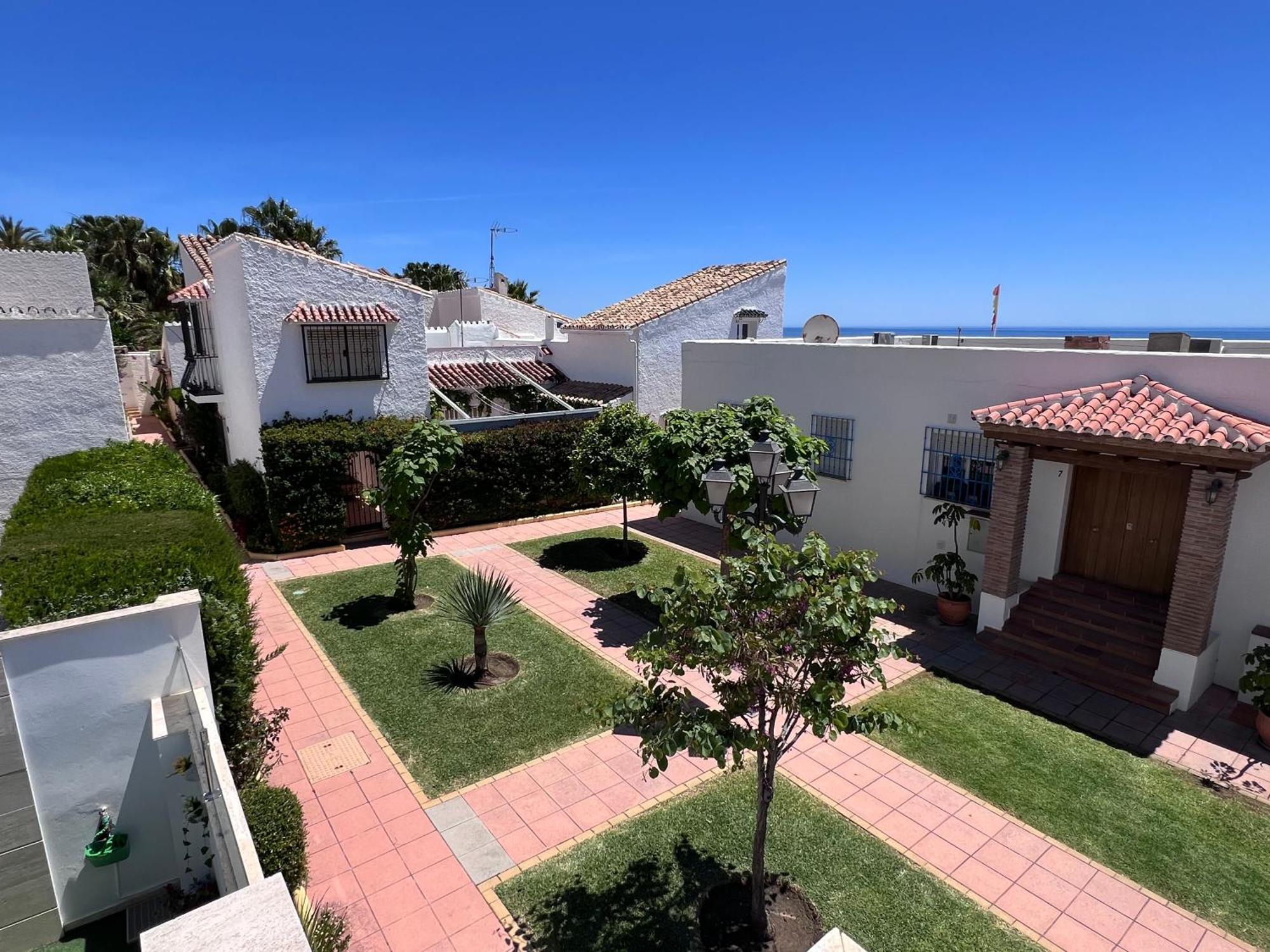 Pirata Bungalow Sea Front Estepona Kültér fotó