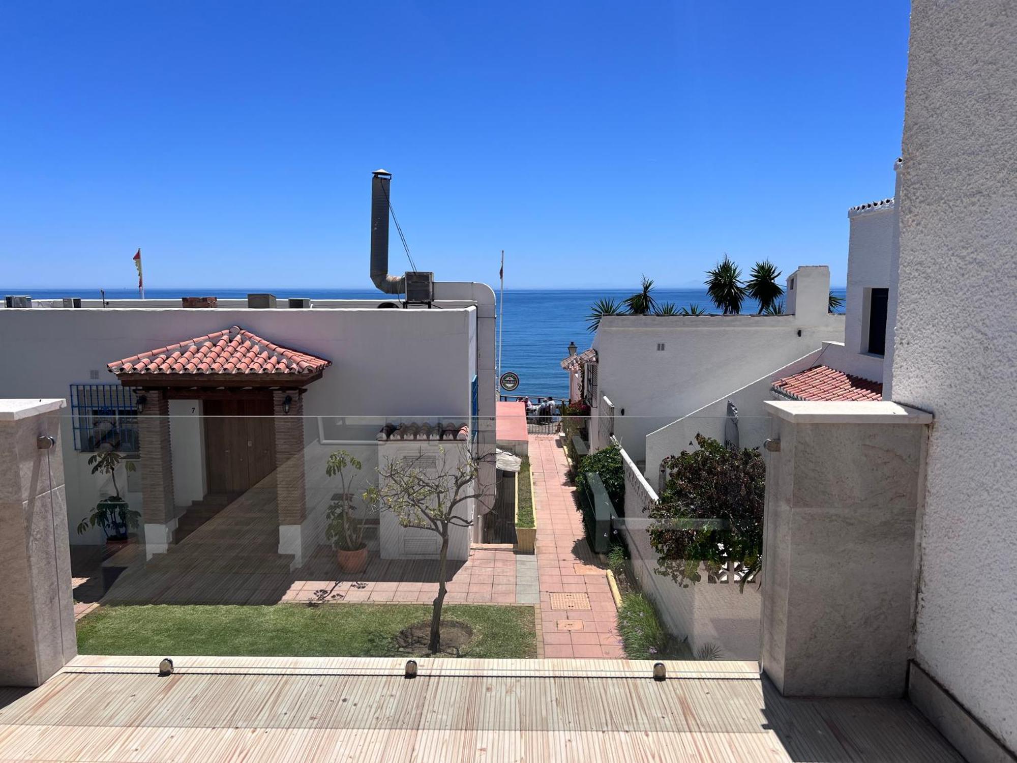Pirata Bungalow Sea Front Estepona Kültér fotó